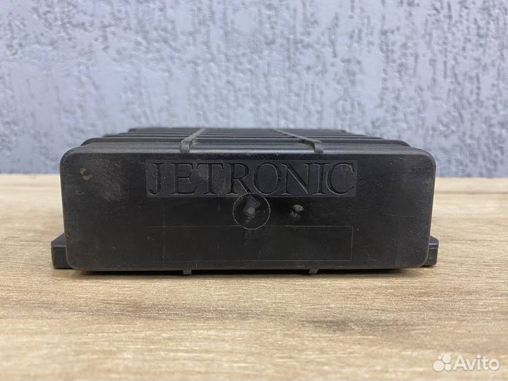 Блок управления двигателем Mercedes M102 W124 W201