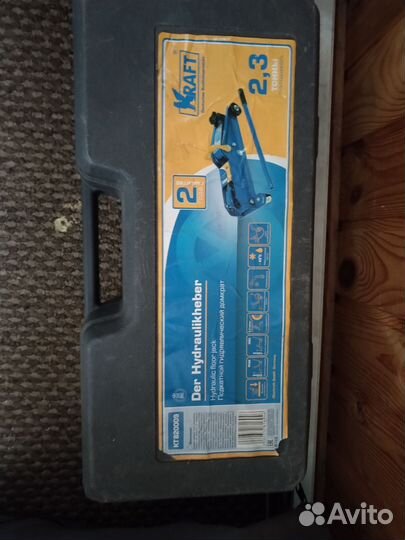 Домкрат подкатной