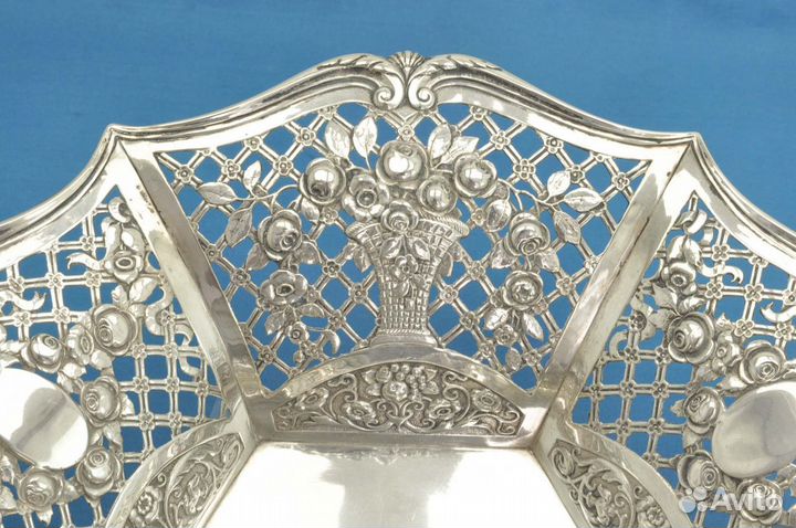 Ваза серебро 800 пробы Розы