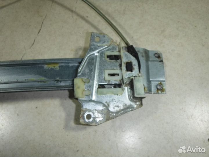 Стеклоподъемник задний Mitsubishi Space Wagon