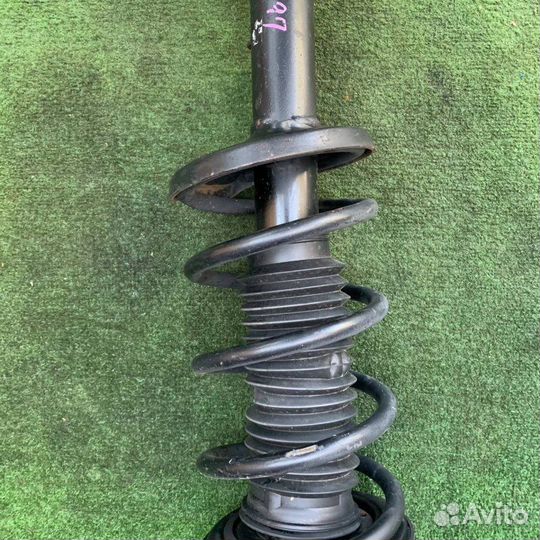 Стойка передняя левая Suzuki Escudo/ Grand Vitara