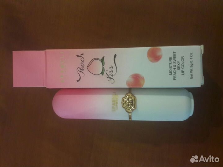 Бальзам с цветом для губ