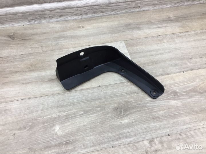 Брызговик передний левый Mitsubishi Lancer 10