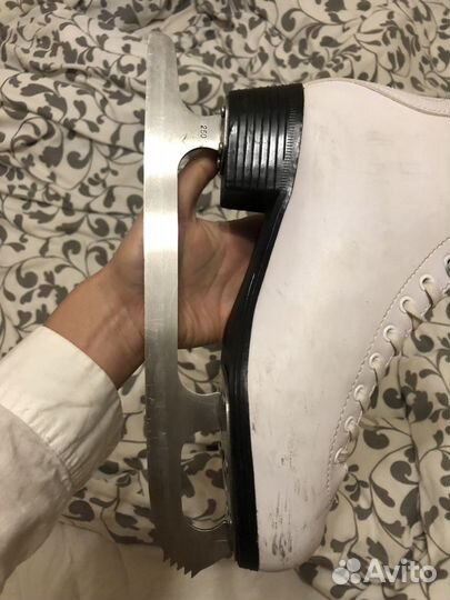 Коньки женские фигурные