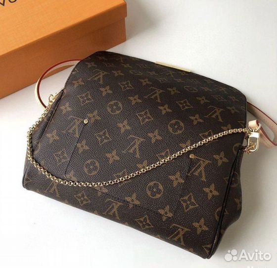 Клатч Louis Vuitton favorite