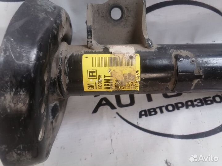 Стойка амортизатора передняя правая opel astra j