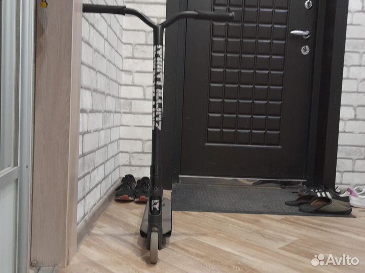 Самокат трюковой