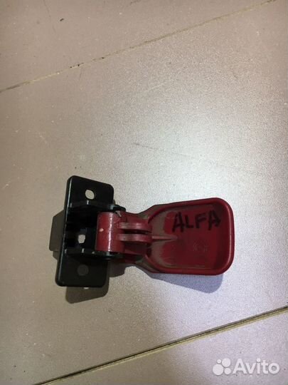 Рычаг открывания капота Alfa Romeo 156