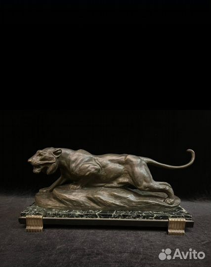 Фигура крадущейся пантеры