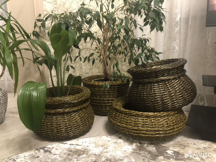 Кашпо из искусственного ротанга