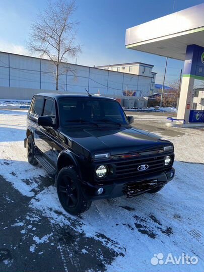 Зеркала в стиле AMG, оптика на ниву