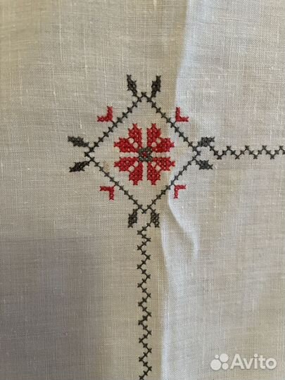 Старинная скатерть праздничная с вышевкой