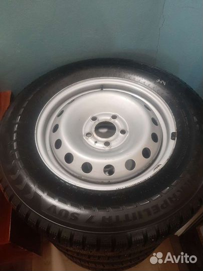 Nokian Tyres Hakkapeliitta 7 SUV 215/70 R16 100T