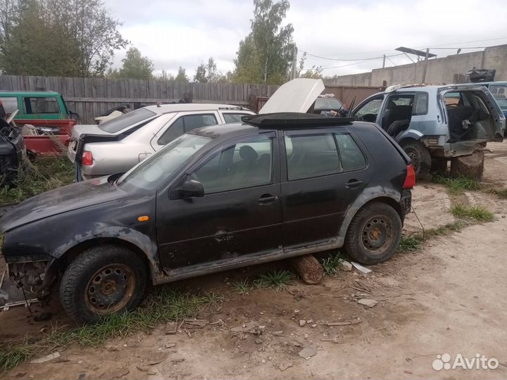 Ручка двери багажника Volkswagen Golf 4