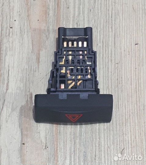 Кнопка аварийной сигнализации Nissan X-trail T31