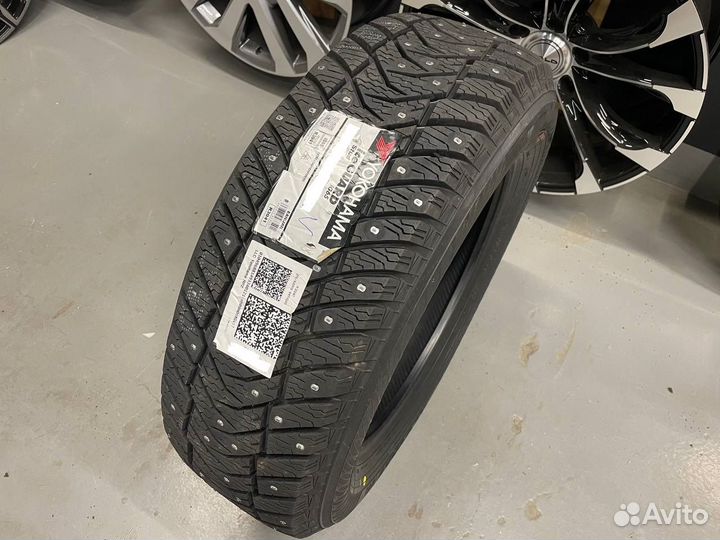 Yokohama IceGuard Stud IG65 225/55 R16 99T