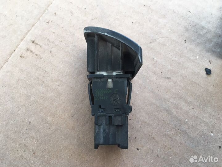 Кнопка центрального замка Peugeot 307 (2974)