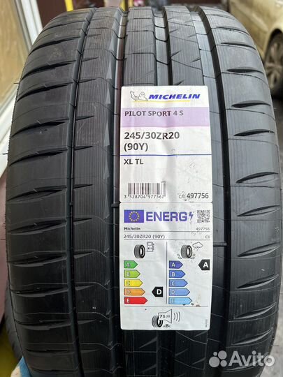 Michelin Pilot Sport 4 S 305/30 R20 и 245/30 R20