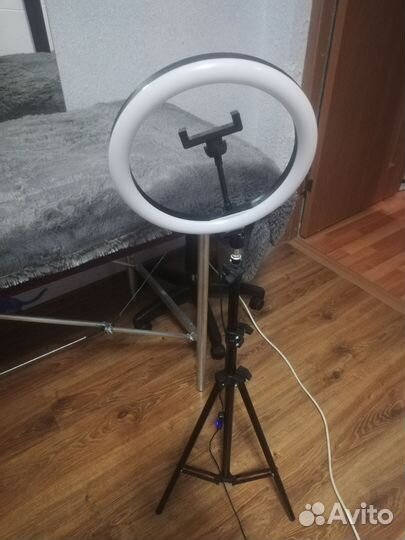 Кольцевая лампа со штативом бу