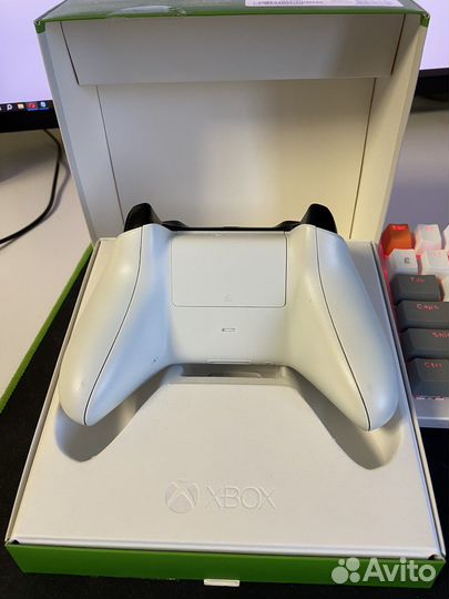 Геймпад Xbox One controller