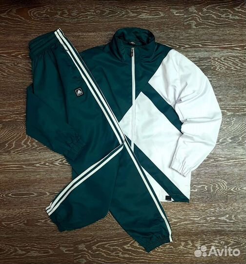 Спортивный костюм adidas