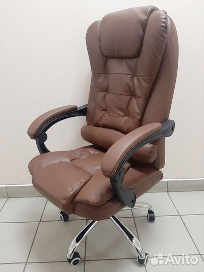 Офисное кресло руководителя с массажем