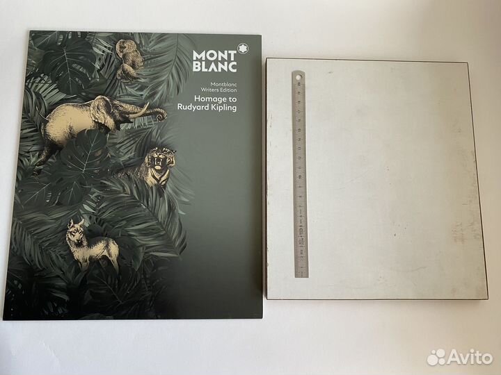 Дисплей Montblanc для ручки