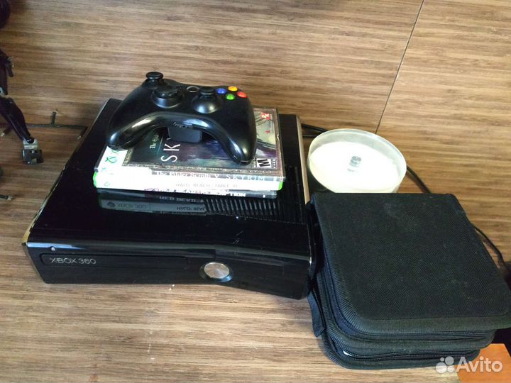 Xbox 360 Slim 250 gb Lt 3.0 + 100 игр на дисках