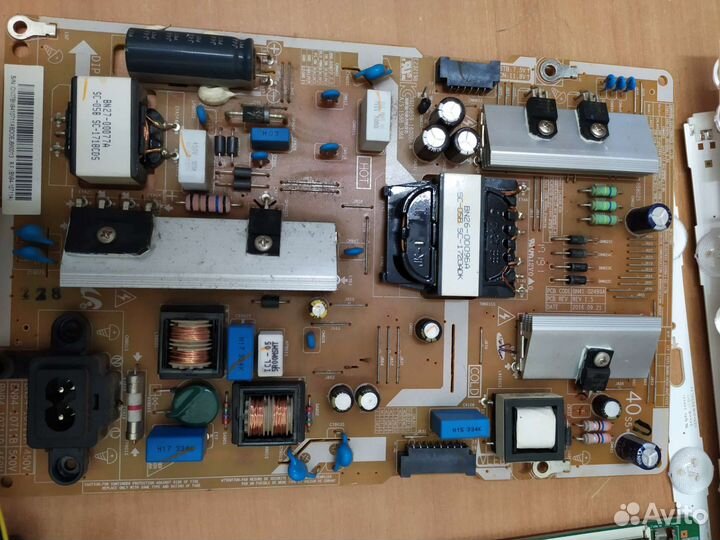 Телевизор Samsung ue40ku6000 по запчастям