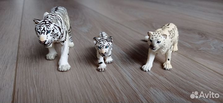 Фигурки Schleich(семейство кошачьих)