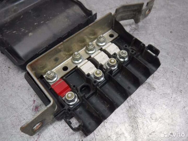 Блок предохранителей Renault Fluence K4M 2011