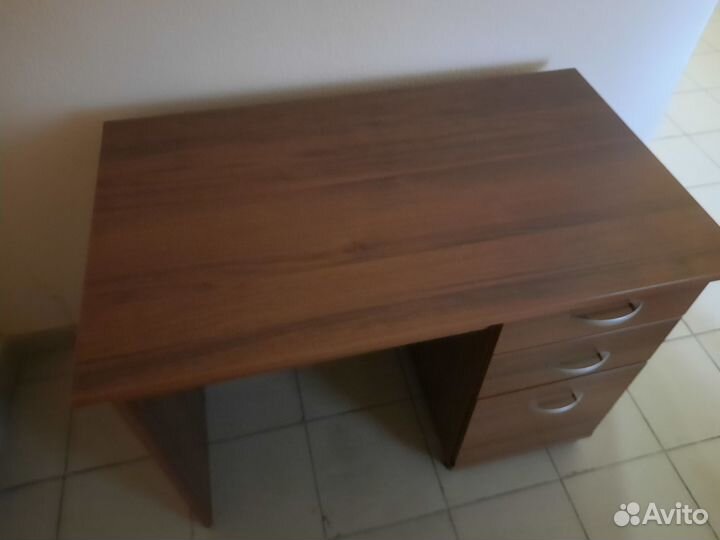Стол письменный