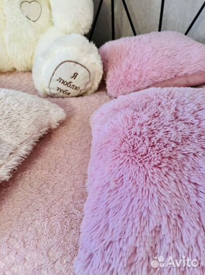 Подушки меховые hoff