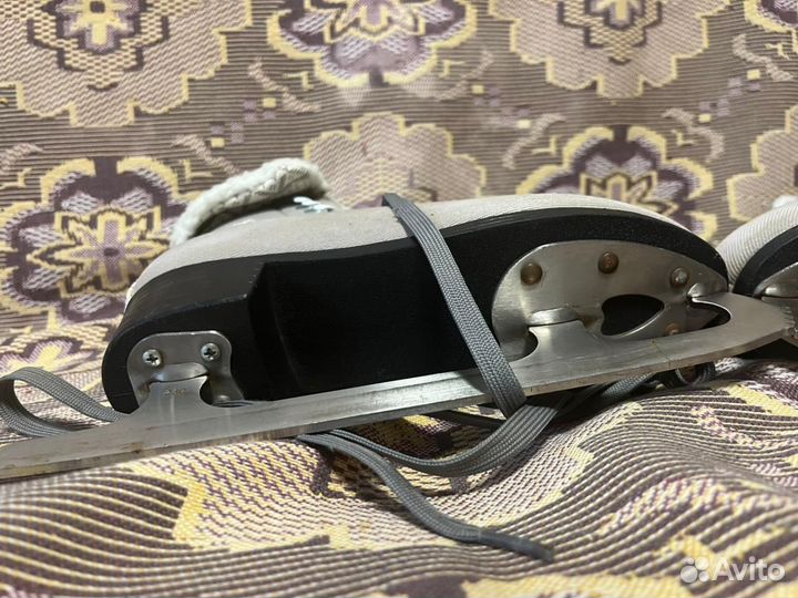 Коньки фигурные