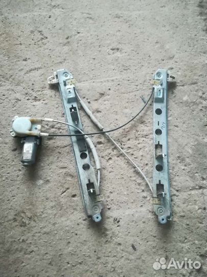 Стеклоподъемник передний правый Renault Megane 2