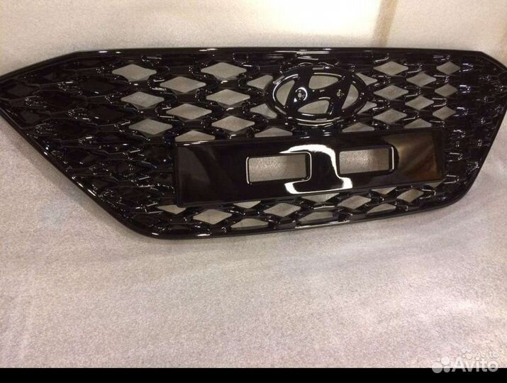 Решетка радиатора на Hyundai Solaris 2 2020-2022