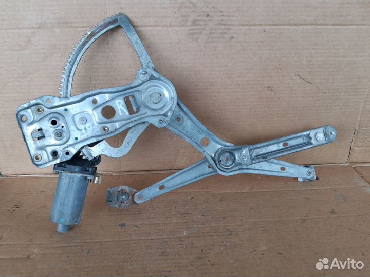 Стеклоподьемник перед элект. Мерседес 210