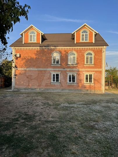 Дом 390 м² на участке 12 сот.