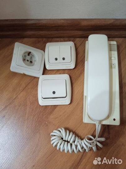 Трубка для домофона и розетки