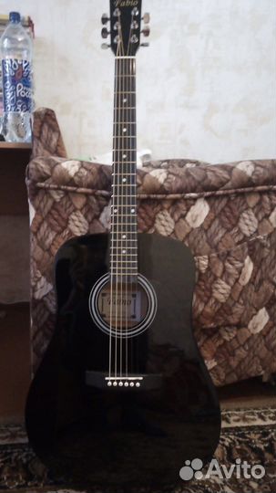 Акустическая гитара