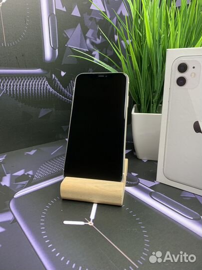 iPhone 11 white 128Gb