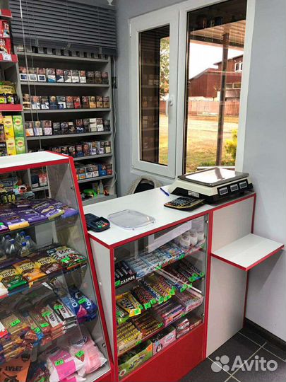 Стеллажи, прилавки, витрины