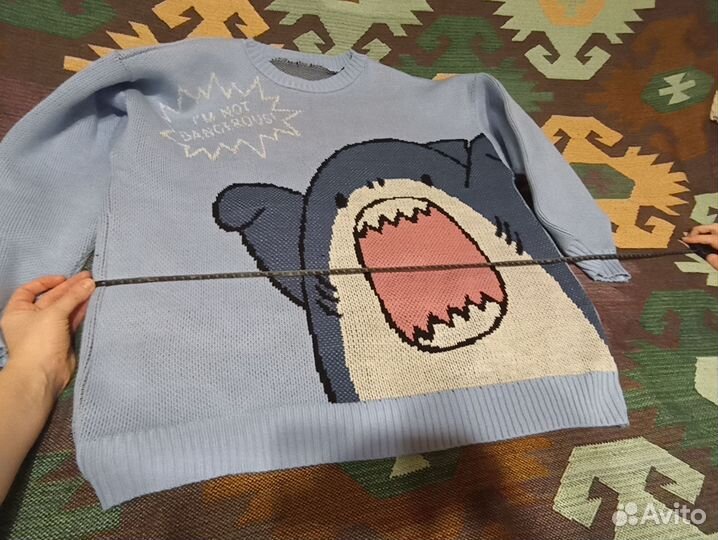 Свитер с акулой оверсайз вязаный с принтом