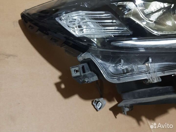 Фара правая Toyota Land Cruiser prado 150 17
