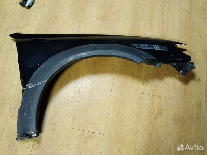 Переднее правое крыло Subaru outback B13