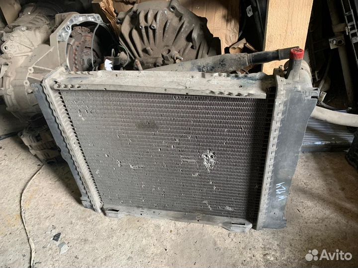 Радиатор охлаждения mercedes w124 е124