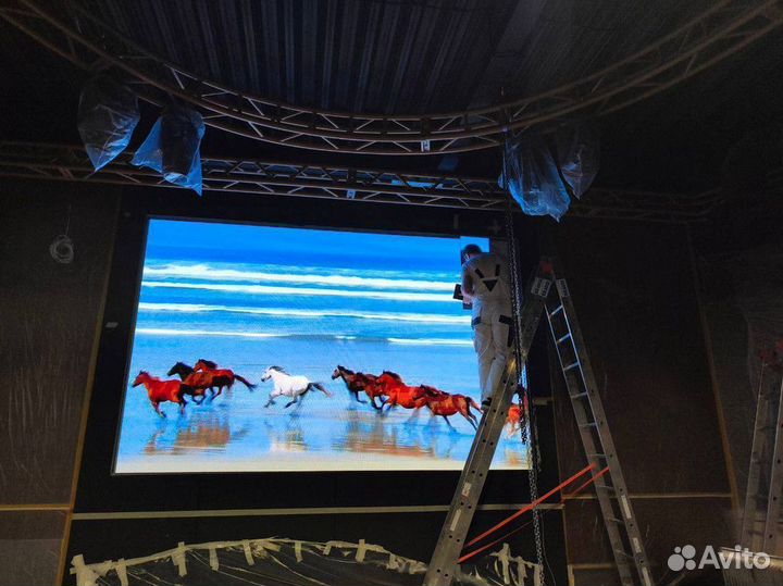 Светодиодный экран / Видеопилон / Рекламный экран