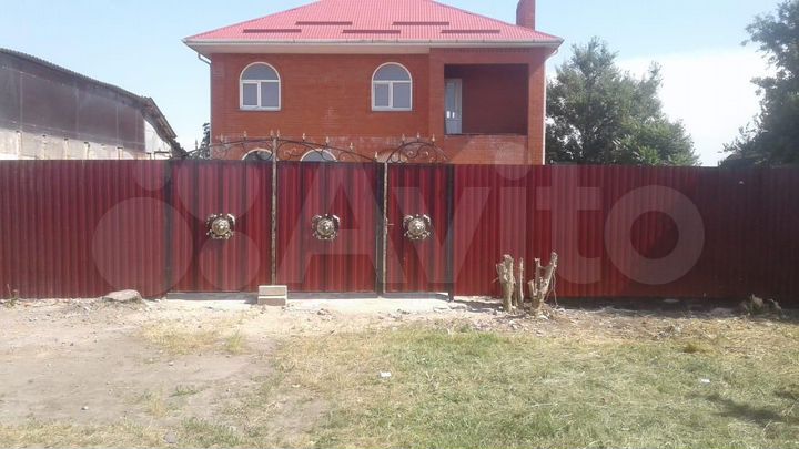 Коттедж 230 м² на участке 10 сот.