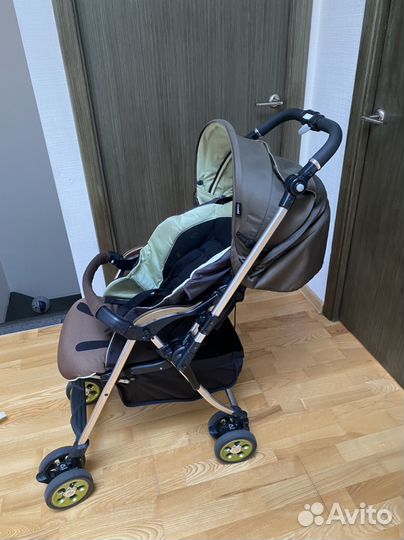 Прогулочная коляска Combi