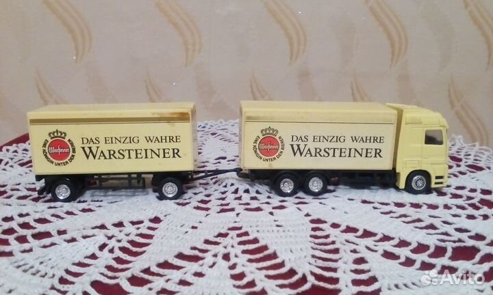 Коллекционная модель машины 